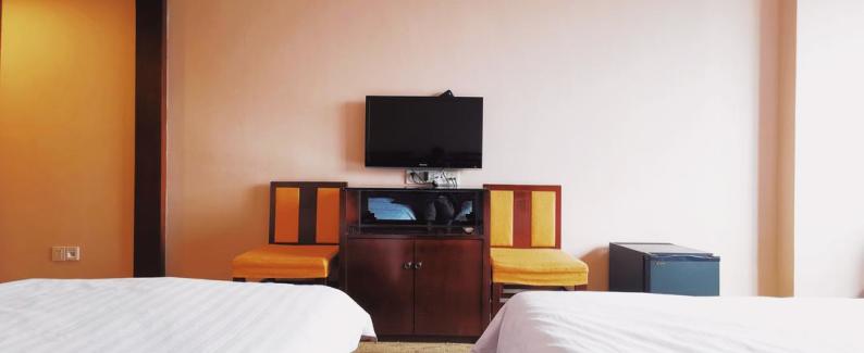 西安青逸酒店 準(zhǔn)三 市內(nèi) 200300