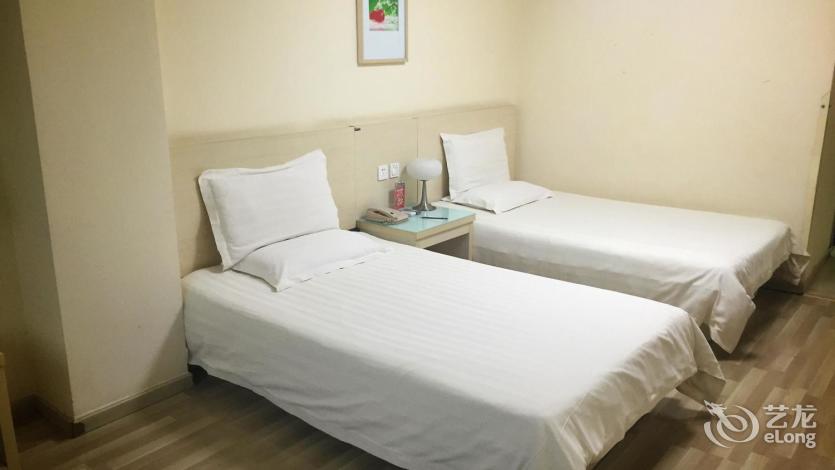 佰連精品酒店 準(zhǔn)三 市內(nèi) 200300