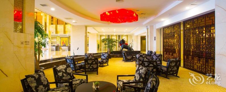 匯成天璽酒店 準(zhǔn)五 南郊 300400